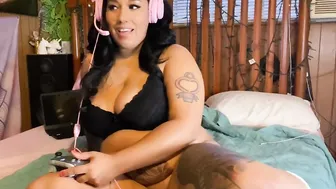 Fatblacknerdy naughty nipple exposes her body