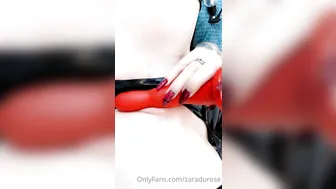 zaradurose onlyfans vicious girls shows boobs