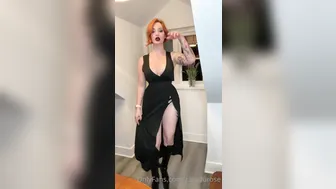 zaradurose onlyfans hot babe fucks shaved holes