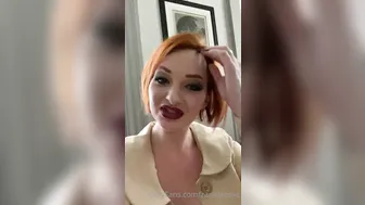 zaradurose onlyfans sexy babe caresses fingers