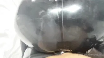 zaradurose onlyfans housewalker reveals her delicious body