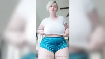 qtsnack onlyfans girl in stockings shows juicy ass