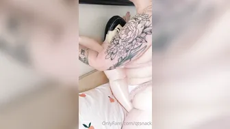 qtsnack onlyfans crazy  girl  saddled dick