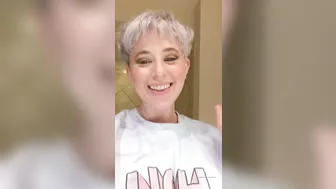 qtsnack onlyfans crazy lady having fun with sex toys