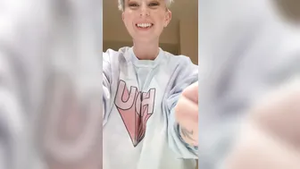 qtsnack onlyfans crazy lady having fun with sex toys