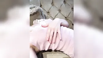 eri_kitami exquisite  cam girl  fucks herself in the vagina