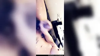 Jessy Dubai Onlyfans bitch with huge booty caresses hairy cunt