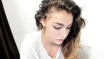 OnlyFans Emily_Rinaudo busty young lady fucks her cunt