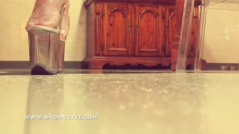 Iamyetti sexy lady jerks off pussy with vibrator