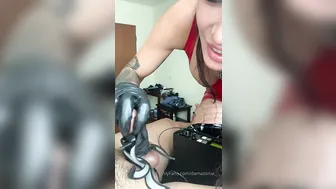 Damazonia onlyfans swallows a toy