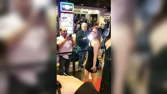 Nadialove beauty sucks penis