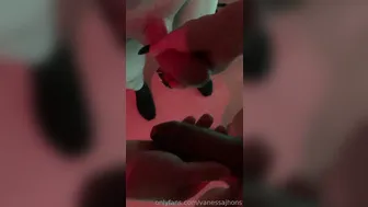 Vanessa Jhons onlyfans pretty lady puts on juicy vagina