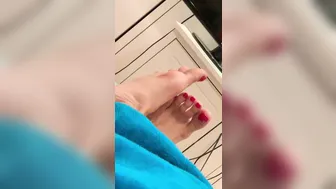 Vanessa Jhons onlyfans exquisite slut shows juicy ass