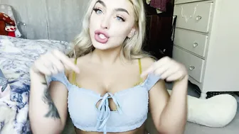 OnlyFans Emily_Rinaudo exquisite skin fucks pussy through pants