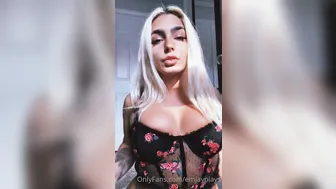 OnlyFans Emily_Rinaudo hot lady furiously twirling big ass