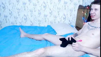 love2kill desired chick caresses juicy holes