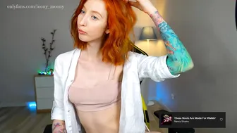 loony_moony naughty doll fucks herself with a phallus