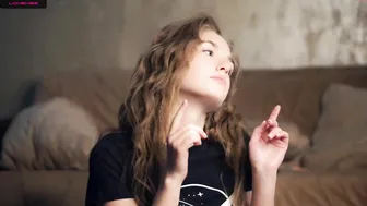 _taylor_swift the naughty bitch jerks off with sex toys