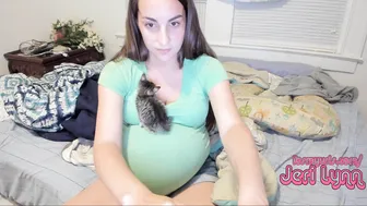 jerilynn mature chick pulls pussy