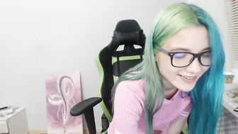 honey_pinkgreen Ardent student