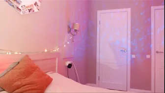 aimeclarks stunning slut dabbles with dildo