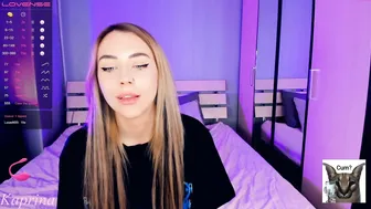 tonsykaprina experienced slut caresses shaved cunt