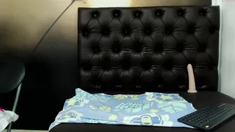 amy_snow pretty girl fucks her cap