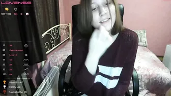 alexa_dream wonderful chick fingering both holes hard