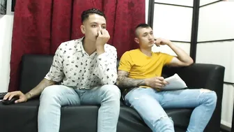zac_ross Incendiary lady relishly masturbates both holes
