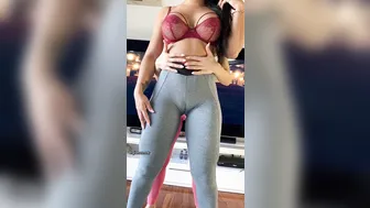 gianasnow seductive skins dance naked