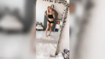 emilytokes gorgeous bitch relish handjob cunt