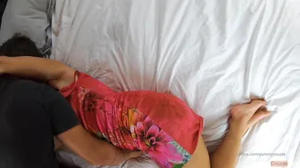 yummycouple pretty lady gently masturbates cunt