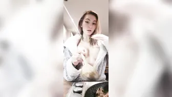 roseparker1998 sexy chica in the kitchen