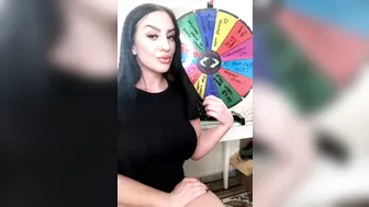 taramay69 big breasted female fingering pussy