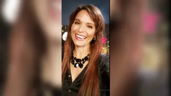 syrendemerxxx incendiary bitch is naughty at the pool