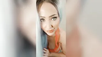 realangsommers sexy chick masturbates shaved pussy