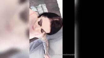 queenschmanda young bitch masturbates pussy