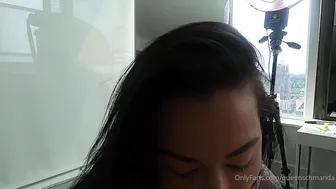 queenschmanda busty jerk off