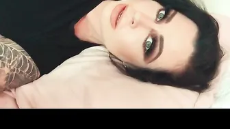 queenschmanda Luxury model