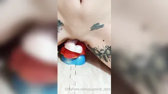 pupsicle_stick beauty fucks her holes with dildos