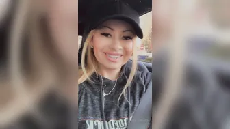 lisadaniels3 ardent devil masturbates cunt