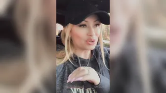 lisadaniels3 ardent devil masturbates cunt