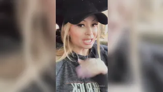 lisadaniels3 ardent devil masturbates cunt