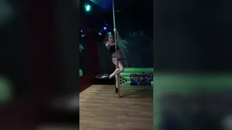 ittybittyautumn blonde babe bares her tits