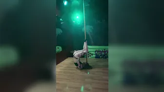 ittybittyautumn blonde babe bares her tits