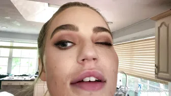 blakeblossomxxx big tits and wet pussy