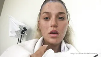 blakeblossomxxx naughty passion caresses delicious body