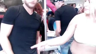 missmegansky Blissful bitch pulls pussy