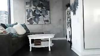 cutesugar Mature chick pulls pussy