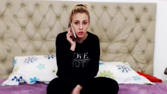 sophydiva Sultry blonde masturbating shaved pussy